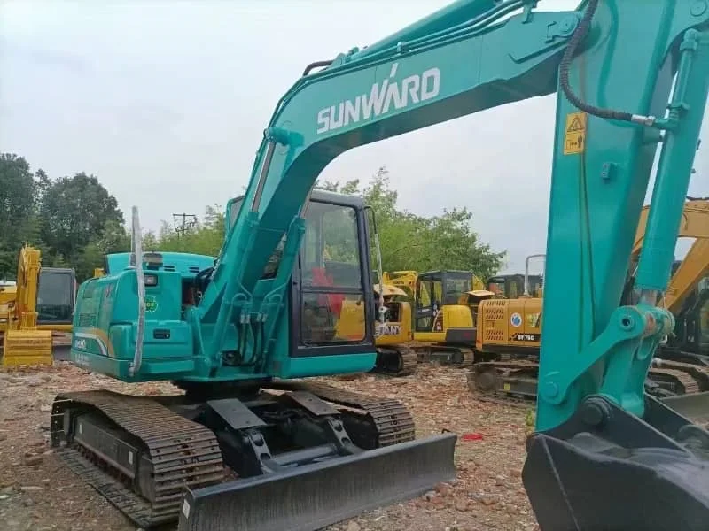 High-Quality Sunward 90 Mini Excavator, 95% New Condition for Sale