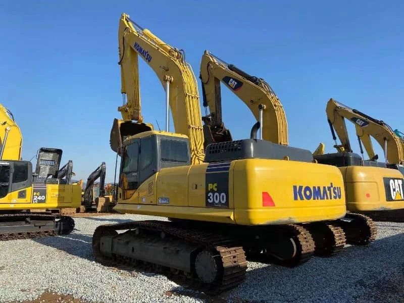 Used Komatsu PC300 30-ton Crawler Excavator from Japan, Excellent Condition
