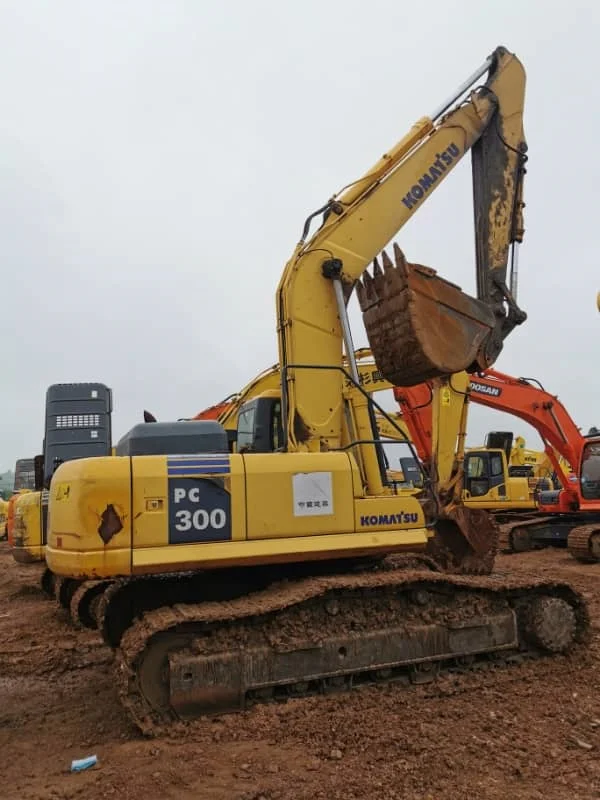 Used Komatsu PC300 Excavator for Sale – Medium Backhoe & Track Model