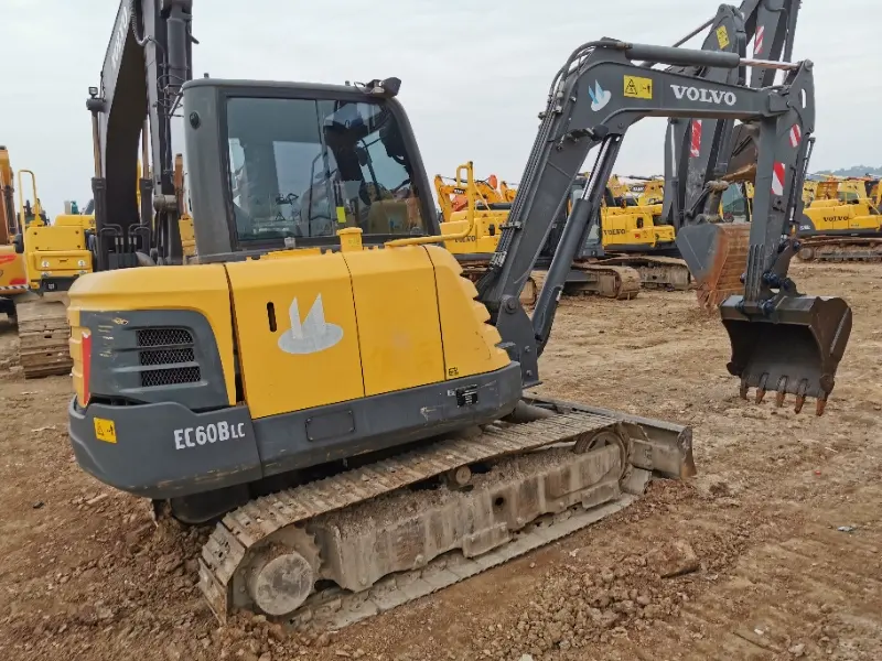 En venta: Miniexcavadora de cadenas Volvo EC60D usada en buen estado