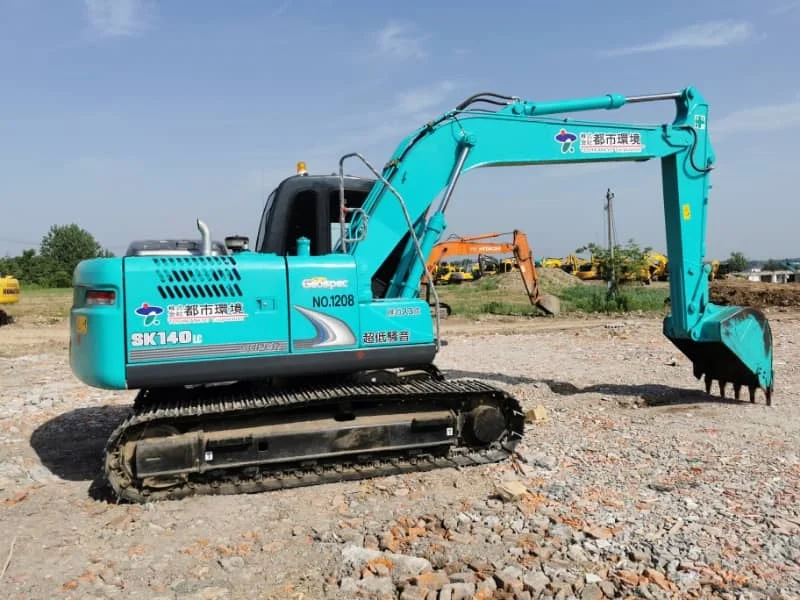 «Б/у небольшой гидравлический экскаватор Kobelco SK140 с небольшим количеством моточасов