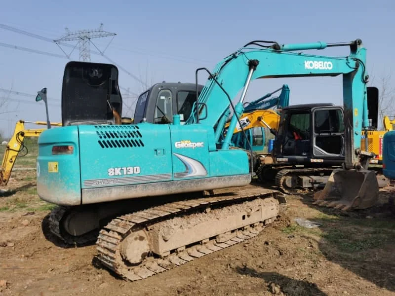 Продаётся б/у небольшой гидравлический гусеничный экскаватор Kobelco SK75