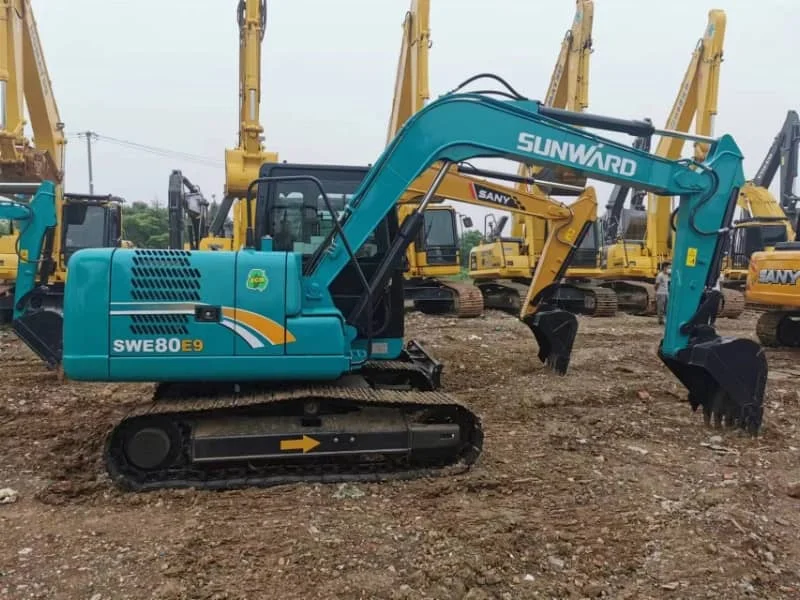 High-Quality 80 Mini Excavator from Sunward – 95% New