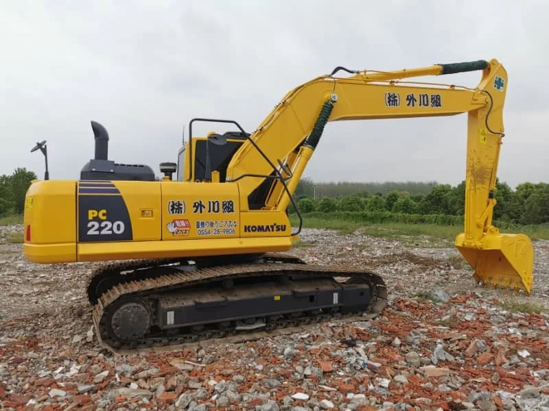 Excavadora de cadenas hidráulica Komatsu PC220 de 22 toneladas usada, fabricada en Japón.