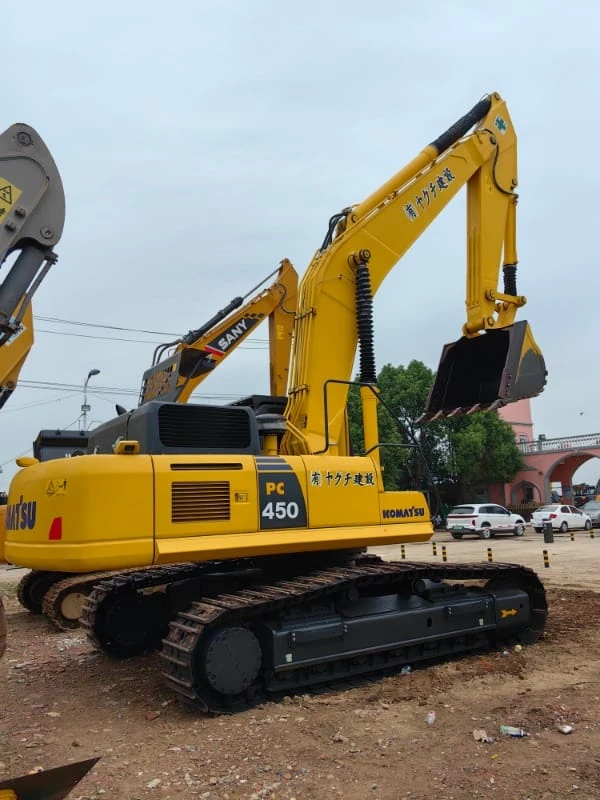 Komatsu PC450 45-ton Hydraulic Excavator for Heavy Duty Use