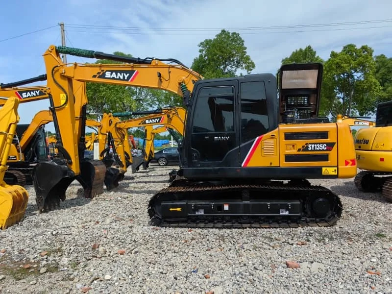 Pelle sur chenilles Sany SY135C d'occasion de haute qualité disponible à la vente