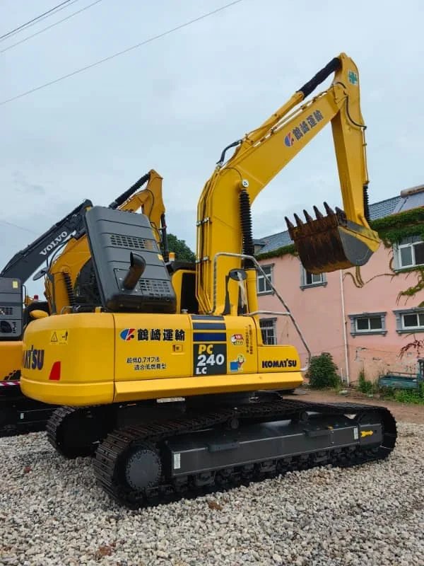 Excavadora de orugas Komatsu PC240LC usada en buen estado – De segunda mano, procedente de Japón