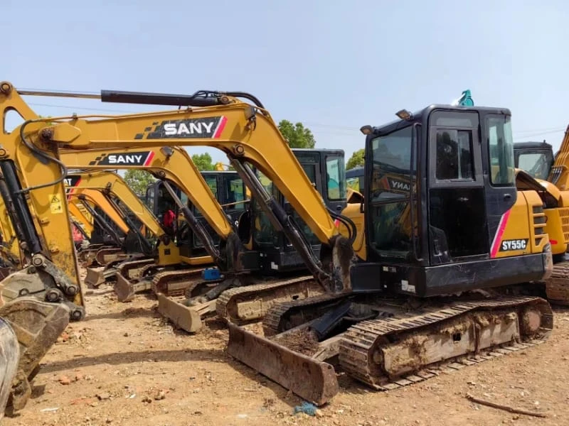 Miniexcavadora Sany SY55C-9 usada, con pocas horas de uso, en perfecto estado.
