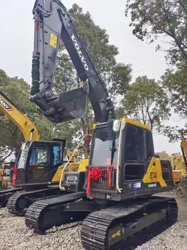 Excavadora de cadenas Volvo EC140 usada con pocas horas de uso en venta | Excelente estado