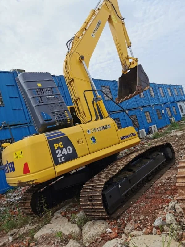 Mittelgroßer hydraulischer Raupenbagger Komatsu PC240 – Einfach zu bedienen, hohe Leistung