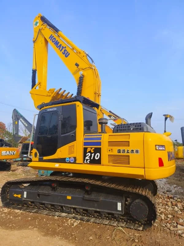 حفارة كوماتسو PC210 مستعملة سعة 21 طنًا للبيع - زاحفة هيدروليكية متوسطة الحجم موثوقة