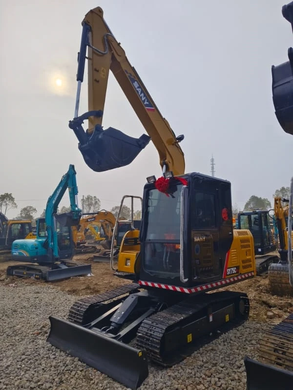 Pelle sur chenilles Sany SY75C d'occasion à vendre – Excellent état