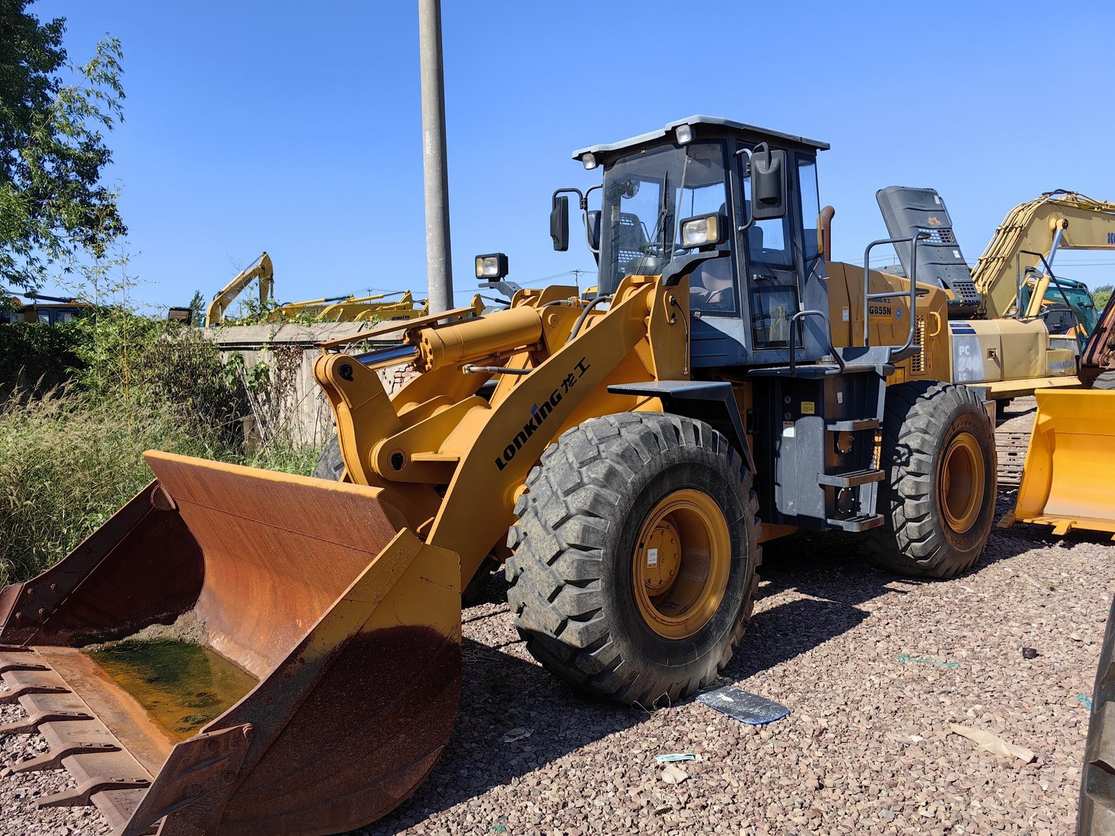 Pre-owned LongKing 855 Wheel Loader in Excellent Condition