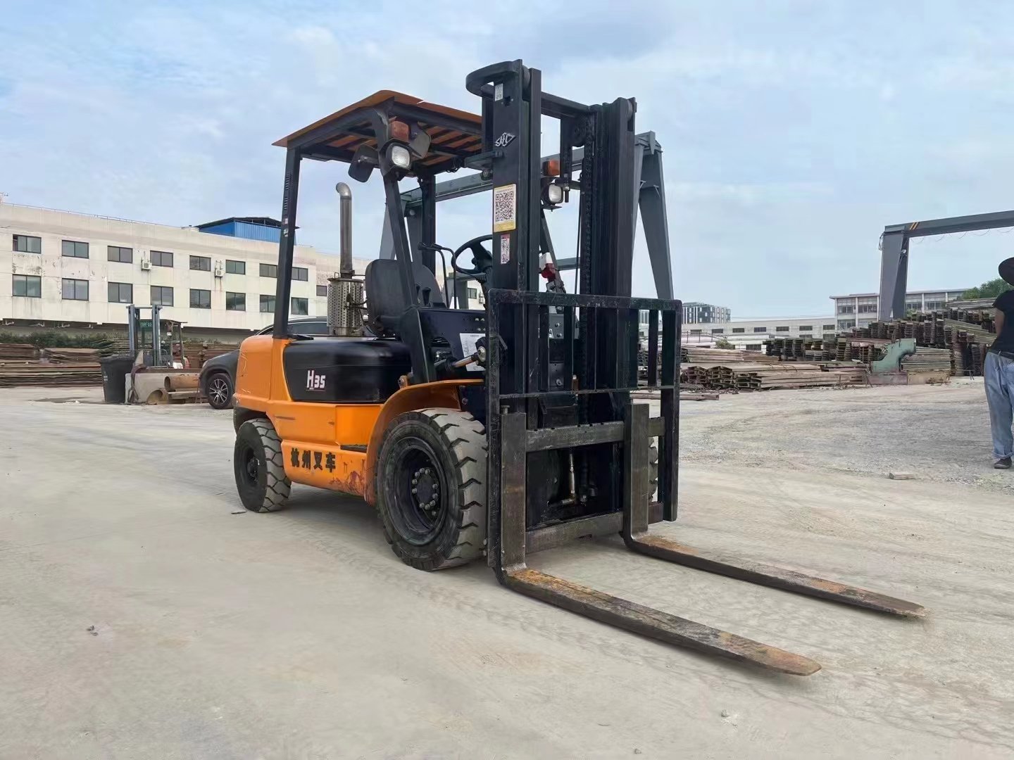 Pre-owned HangCha 35 Forklift for Sale