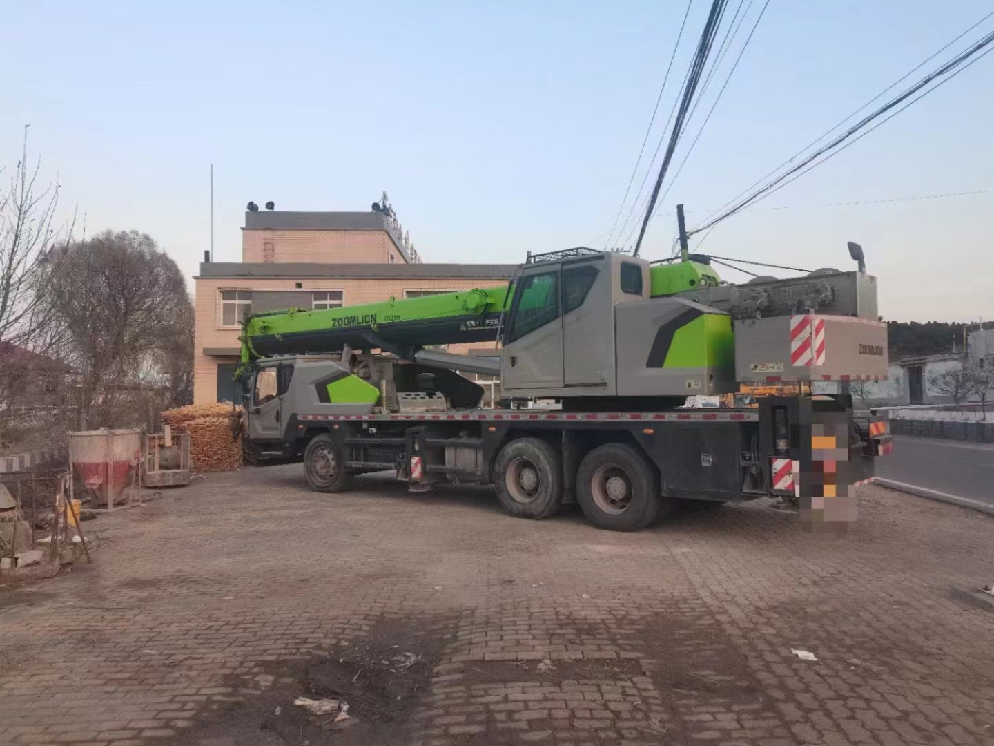Pre-owned ZOOMLION 250H Crane for Sale in Excellent Condition